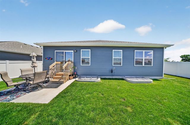 2806 Mary Drive, Hiawatha, IA 52233