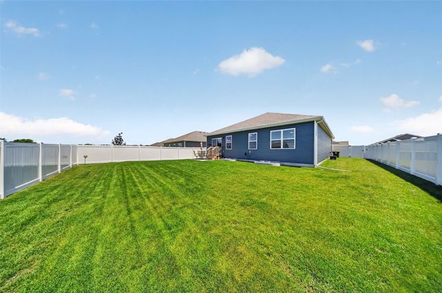 2806 Mary Drive, Hiawatha, IA 52233