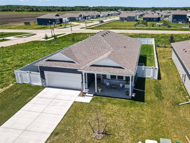 2806 Mary Drive, Hiawatha, IA 52233