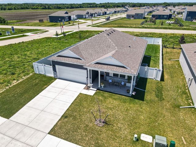 2806 Mary Drive, Hiawatha, IA 52233