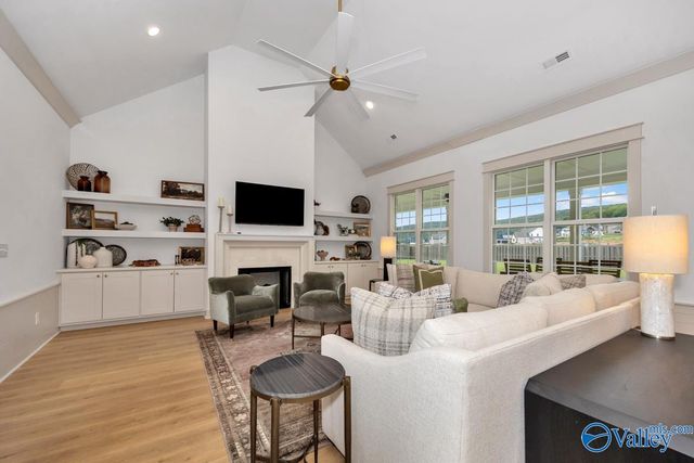 12 Devereux Place, Gurley, AL 35748