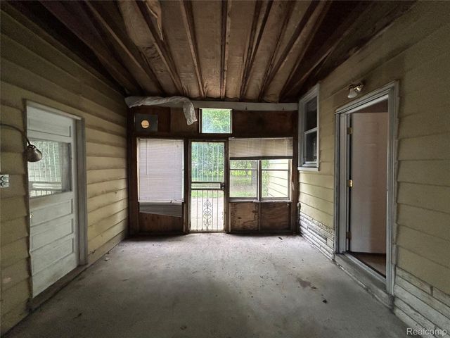 20501 Wakenden, Redford Charter Township, MI 48240