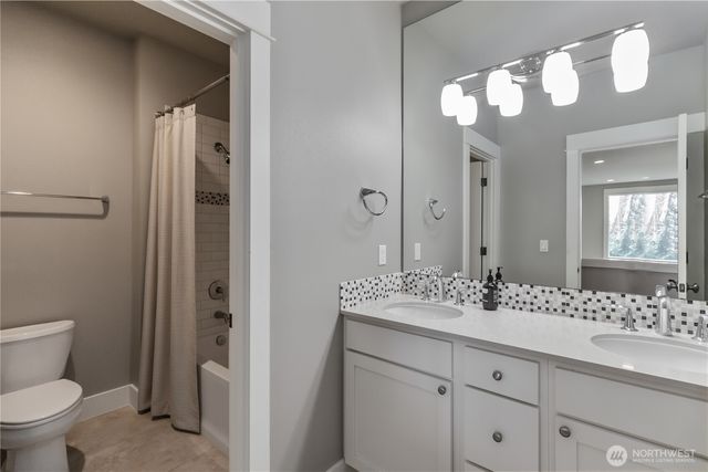 3232 112th Avenue SE, Bellevue, WA 98004