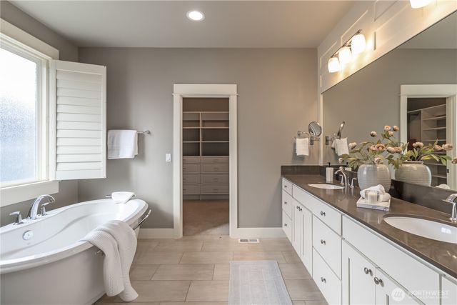 3232 112th Avenue SE, Bellevue, WA 98004