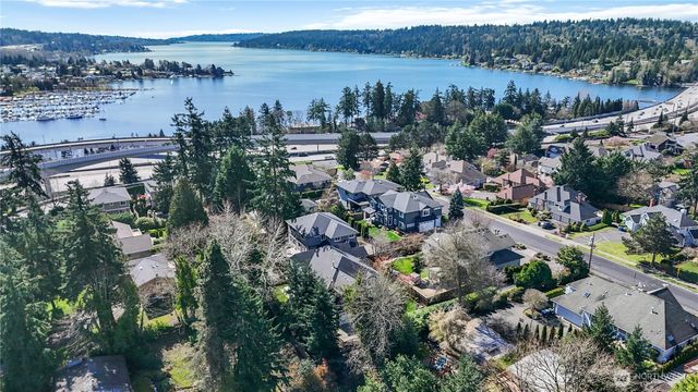 3232 112th Avenue SE, Bellevue, WA 98004
