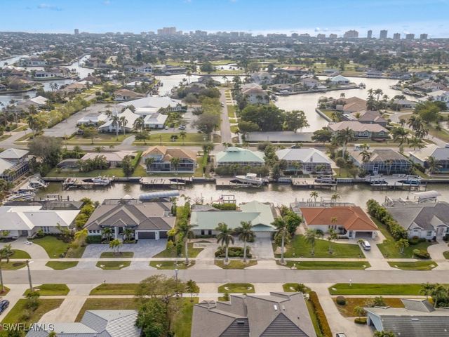 334 Grapewood CT, Marco Island, FL 34145