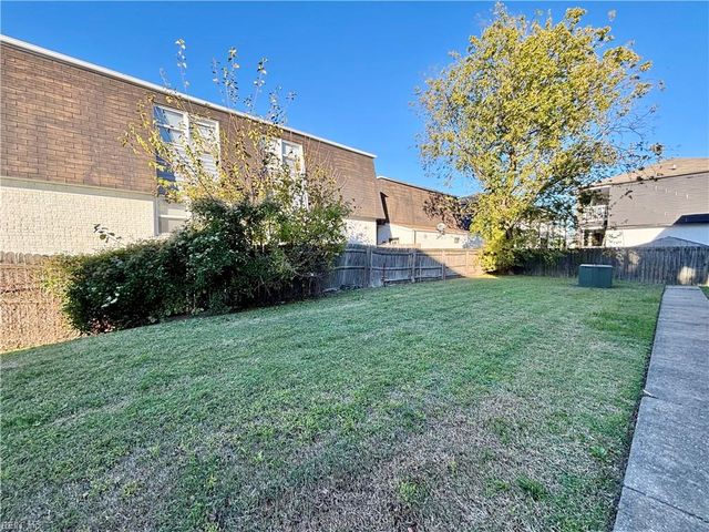 1268 Little Bay Ave Apt 11, Norfolk, VA 23503