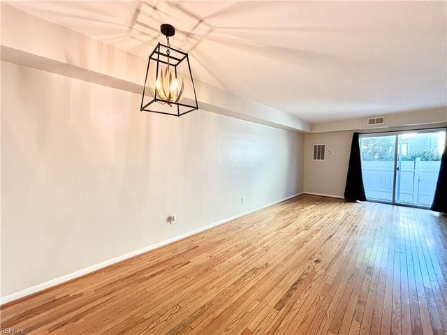 1268 Little Bay Ave Apt 11, Norfolk, VA 23503