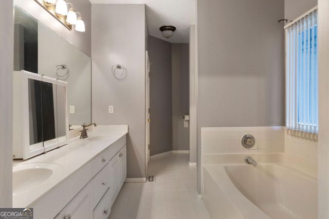 13 Boysenberry Court, White, GA 30184