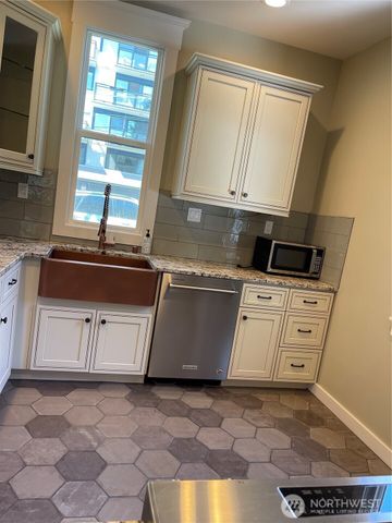 1522 Taylor Avenue N, Seattle, WA 98109