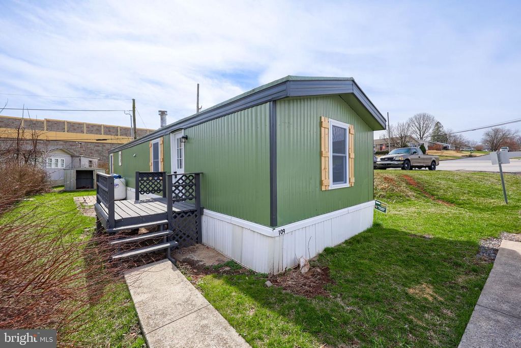 109 EBY LN, Middletown, PA 17057