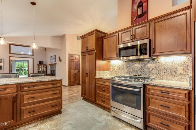 20396 Mission Ridge Court, Bend, OR 97702