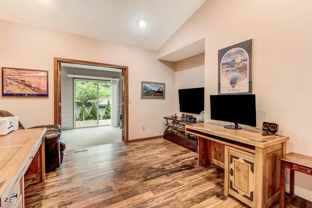 20396 Mission Ridge Court, Bend, OR 97702