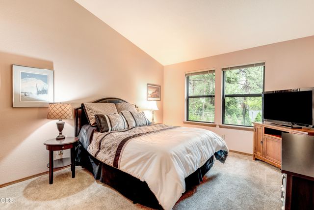 20396 Mission Ridge Court, Bend, OR 97702