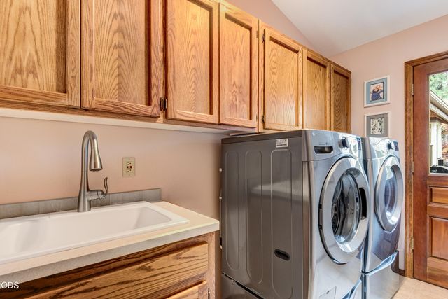 20396 Mission Ridge Court, Bend, OR 97702