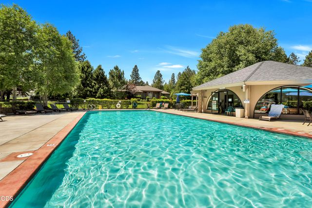 20396 Mission Ridge Court, Bend, OR 97702