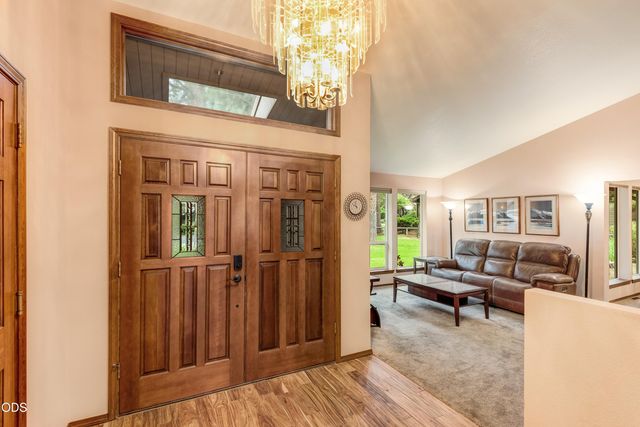 20396 Mission Ridge Court, Bend, OR 97702