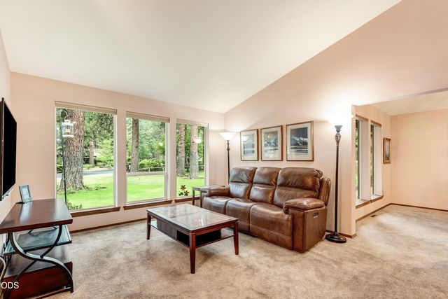 20396 Mission Ridge Court, Bend, OR 97702