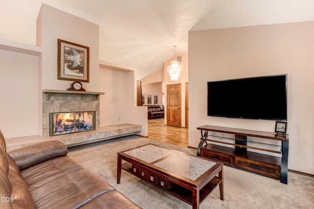 20396 Mission Ridge Court, Bend, OR 97702