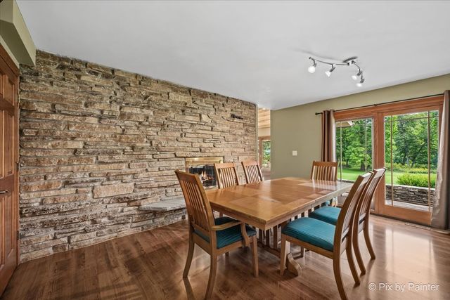 283 Kimberly Road, North Barrington, IL 60010