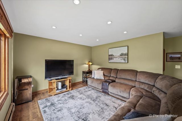 283 Kimberly Road, North Barrington, IL 60010