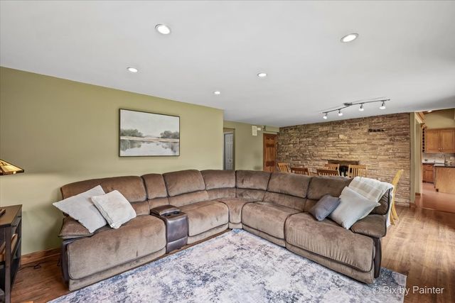 283 Kimberly Road, North Barrington, IL 60010