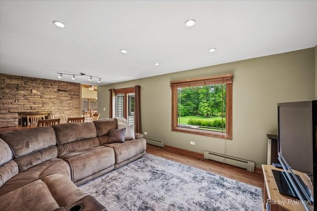 283 Kimberly Road, North Barrington, IL 60010