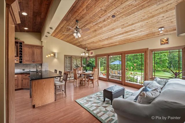 283 Kimberly Road, North Barrington, IL 60010