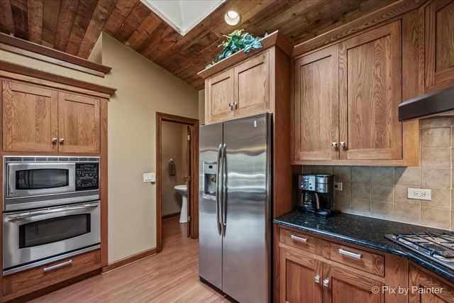 283 Kimberly Road, North Barrington, IL 60010