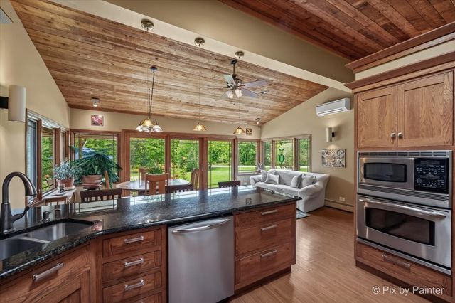 283 Kimberly Road, North Barrington, IL 60010