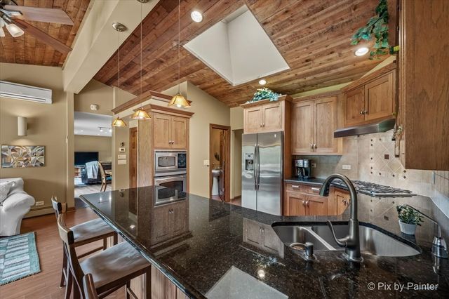 283 Kimberly Road, North Barrington, IL 60010