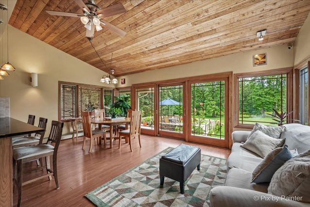 283 Kimberly Road, North Barrington, IL 60010