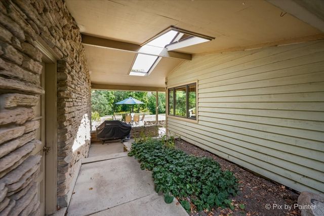 283 Kimberly Road, North Barrington, IL 60010