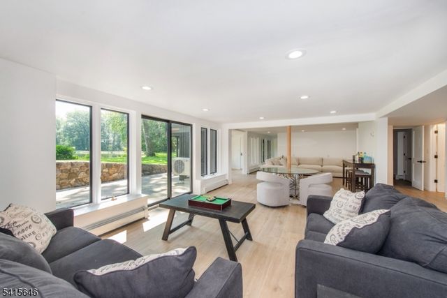 28 W Shore Rd, Mountain Lakes Boro, NJ 07046