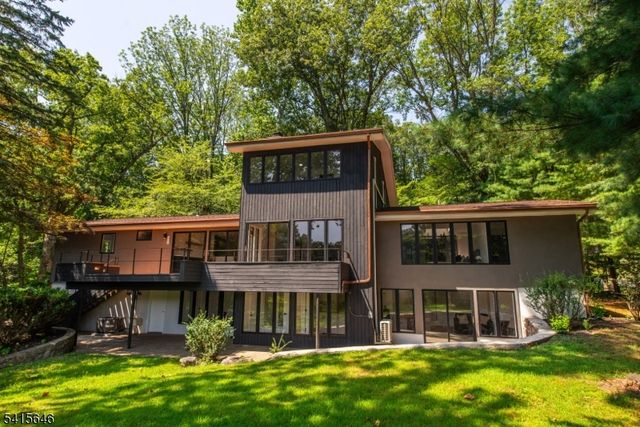 28 W Shore Rd, Mountain Lakes Boro, NJ 07046