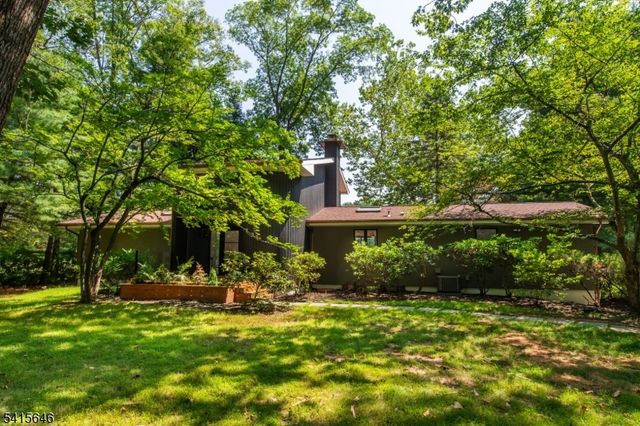 28 W Shore Rd, Mountain Lakes Boro, NJ 07046