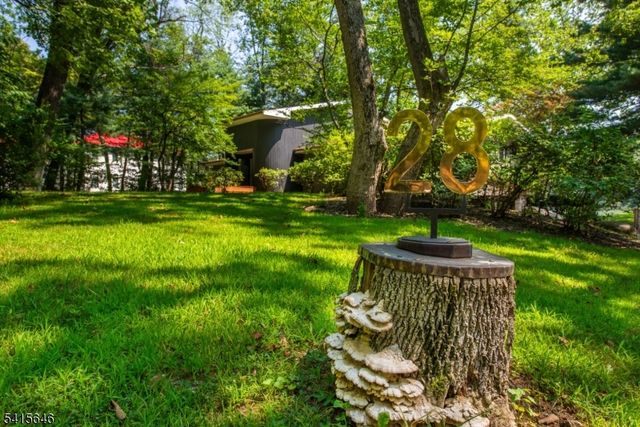 28 W Shore Rd, Mountain Lakes Boro, NJ 07046