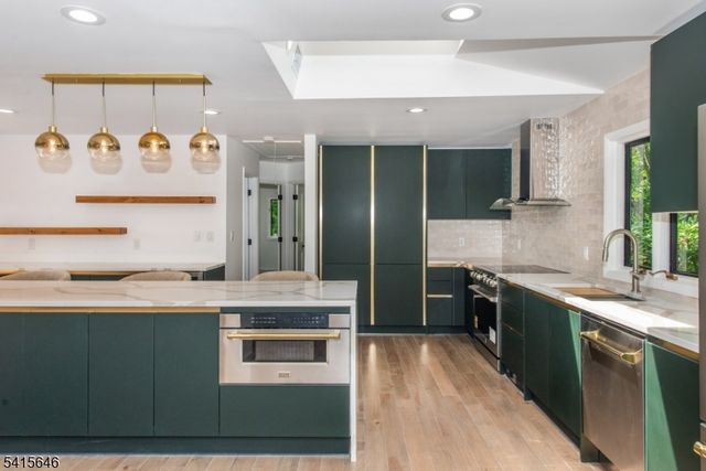 28 W Shore Rd, Mountain Lakes Boro, NJ 07046