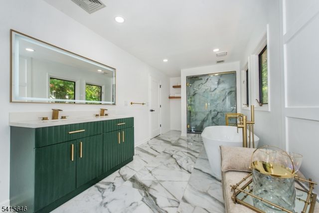 28 W Shore Rd, Mountain Lakes Boro, NJ 07046