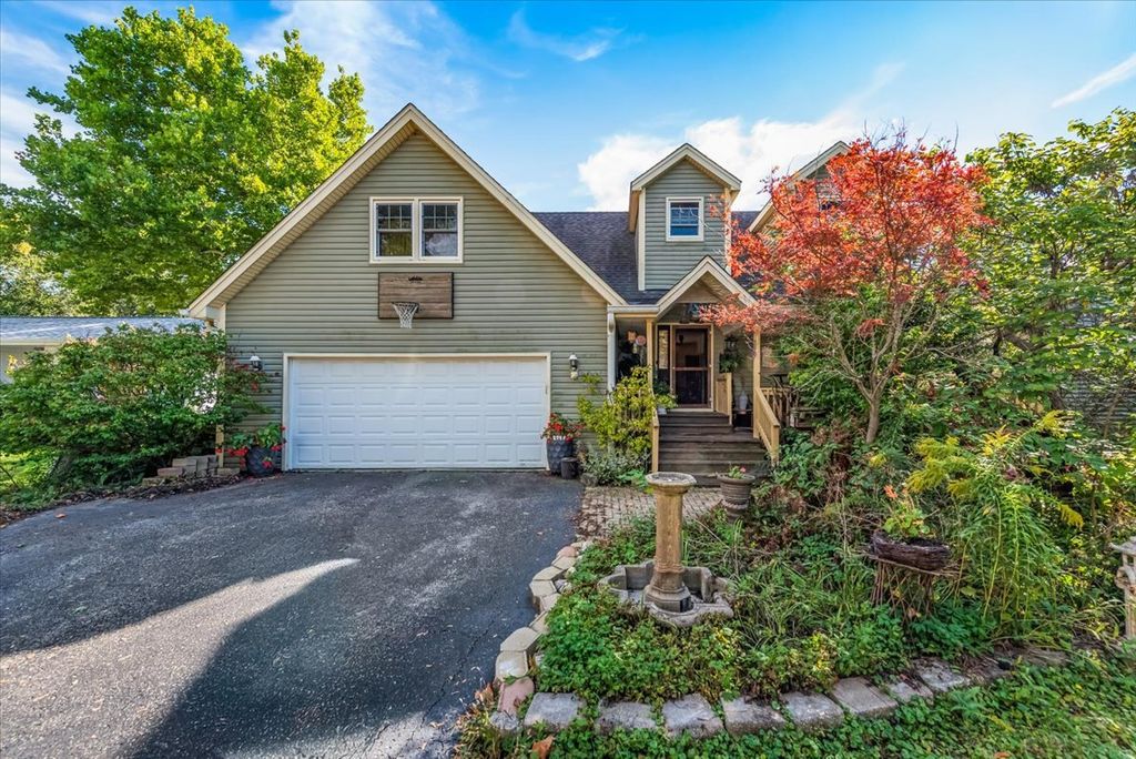 31 W Harrison Road, Lombard, IL 60148