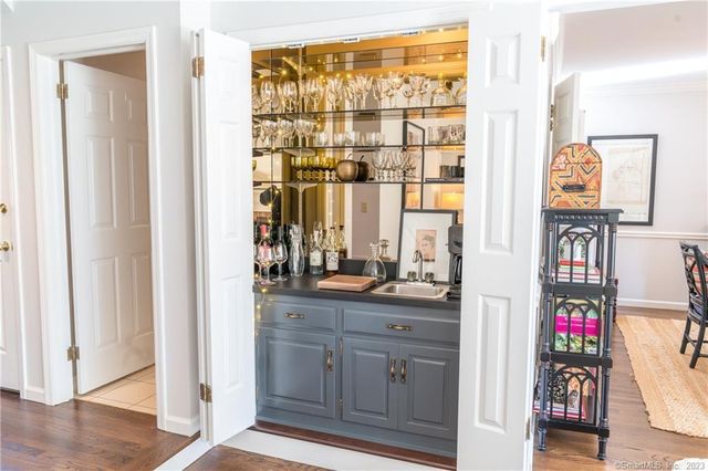 143 East Avenue 143, New Canaan, CT 06840