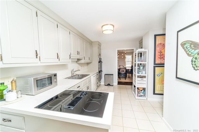 143 East Avenue 143, New Canaan, CT 06840