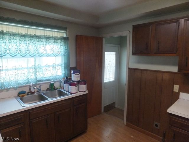 12929 W Pleasant Valley Road, Parma, OH 44129
