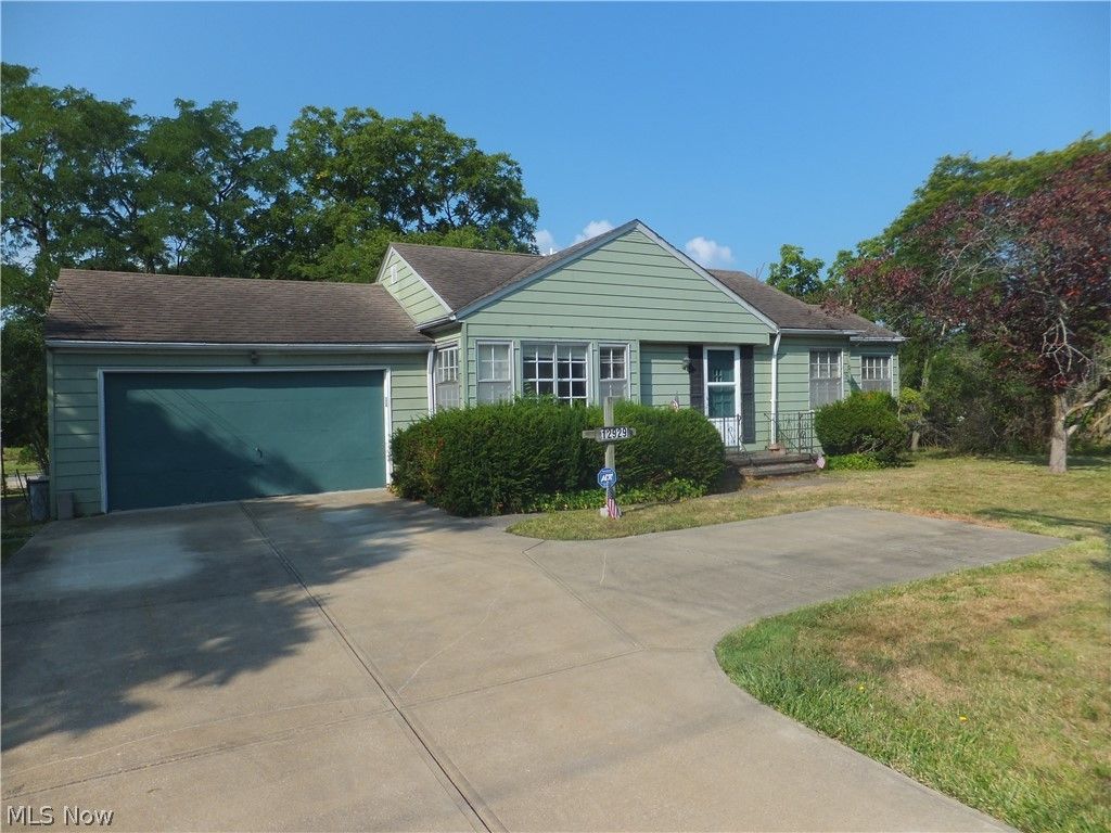 12929 W Pleasant Valley Road, Parma, OH 44129