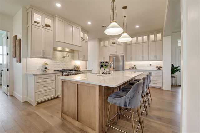 826 Wildflower Way, Goldsby, OK 73093