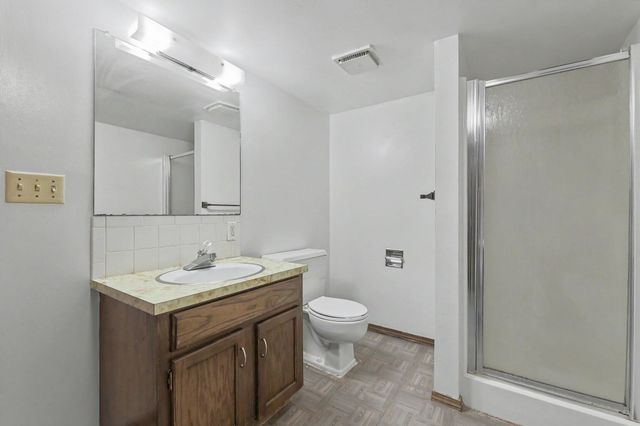 1614 N Brunswick Ln, Wichita, KS 67212