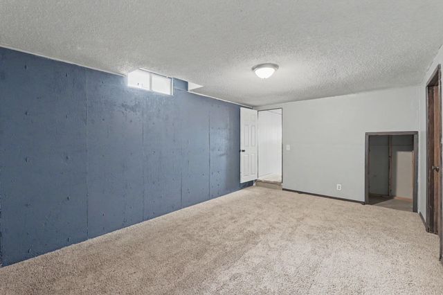 1614 N Brunswick Ln, Wichita, KS 67212