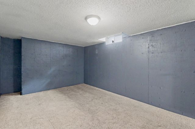 1614 N Brunswick Ln, Wichita, KS 67212