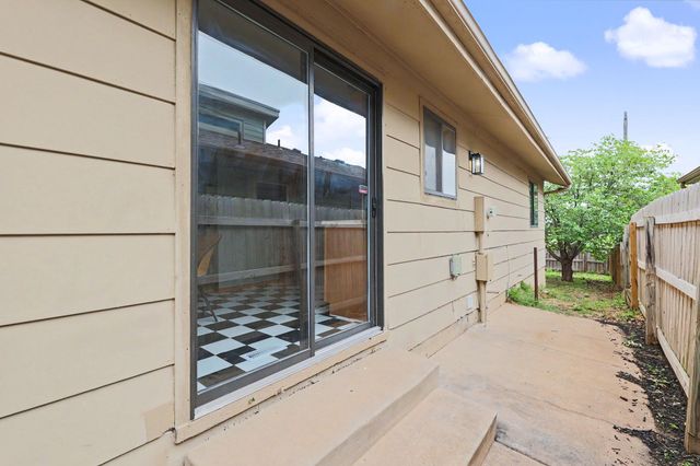 1614 N Brunswick Ln, Wichita, KS 67212