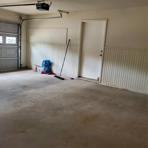 305 Hereford Rd, Brookshire, TX 77423